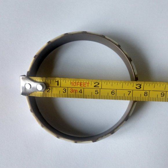 Vintage Mother of Pearl Bangle Bracelet - Picture 4 of 5